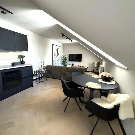 Altstadtperle - Stilvolles 2 Am Altmarkt Mit Lift Apartment *