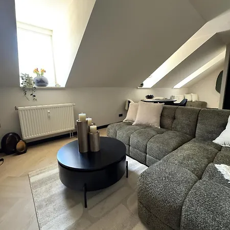 Altstadtperle - Stilvolles 2 Am Altmarkt Mit Lift Apartment Plauen